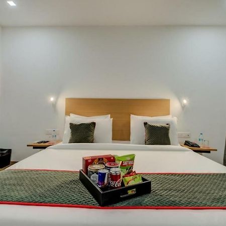 Hotel Town Plaza Pune Exterior photo