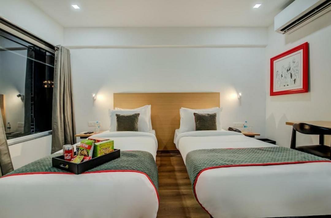Hotel Town Plaza Pune Exterior photo